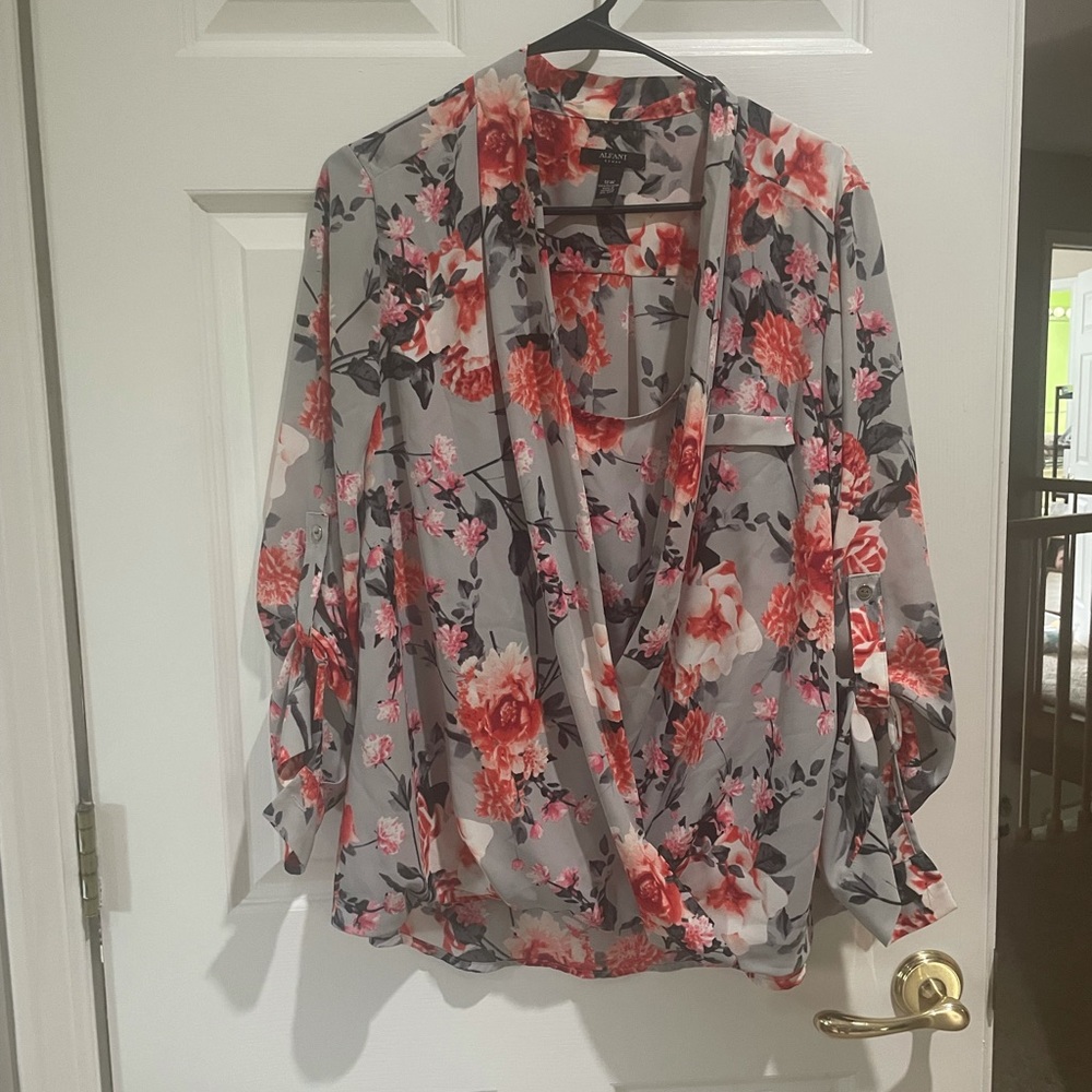 18W Alfani floral shirt